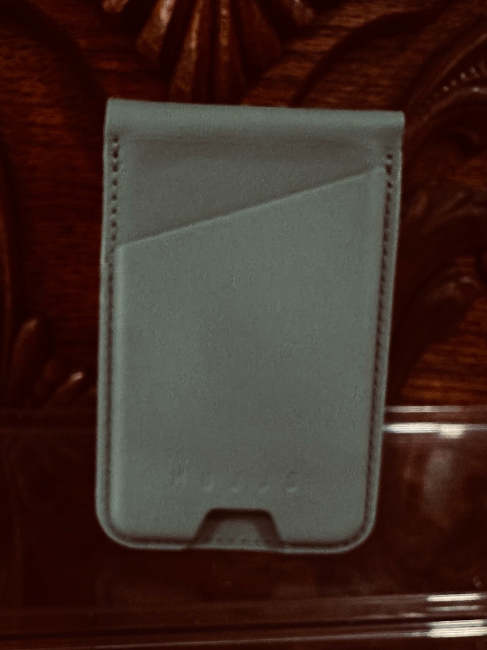 Mujjo Full Leather Folding Magnetic Wallet in Green Smoke - Picture 5 of 7